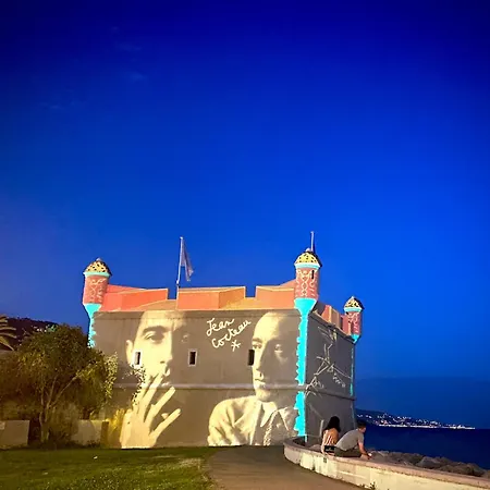 De La Plage, Au Bord De La Апартаменты