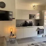Апартаменты De La Plage, Au Bord De La Ментона