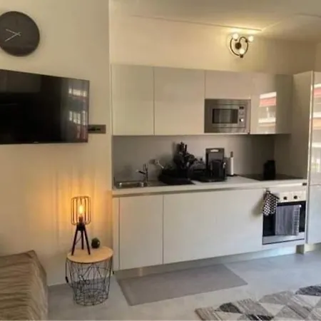 Apartment De La Plage, Au Bord De La Menton